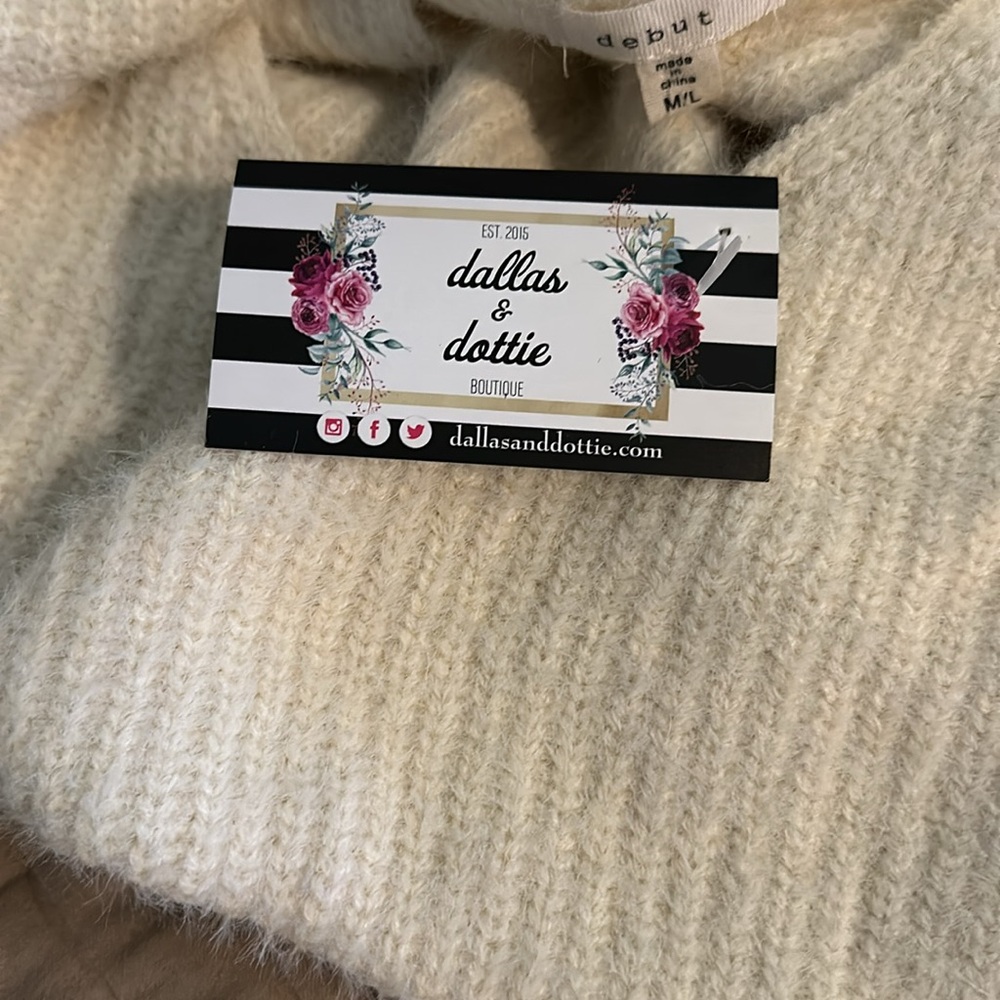 Sweater - Picture 5 of 5